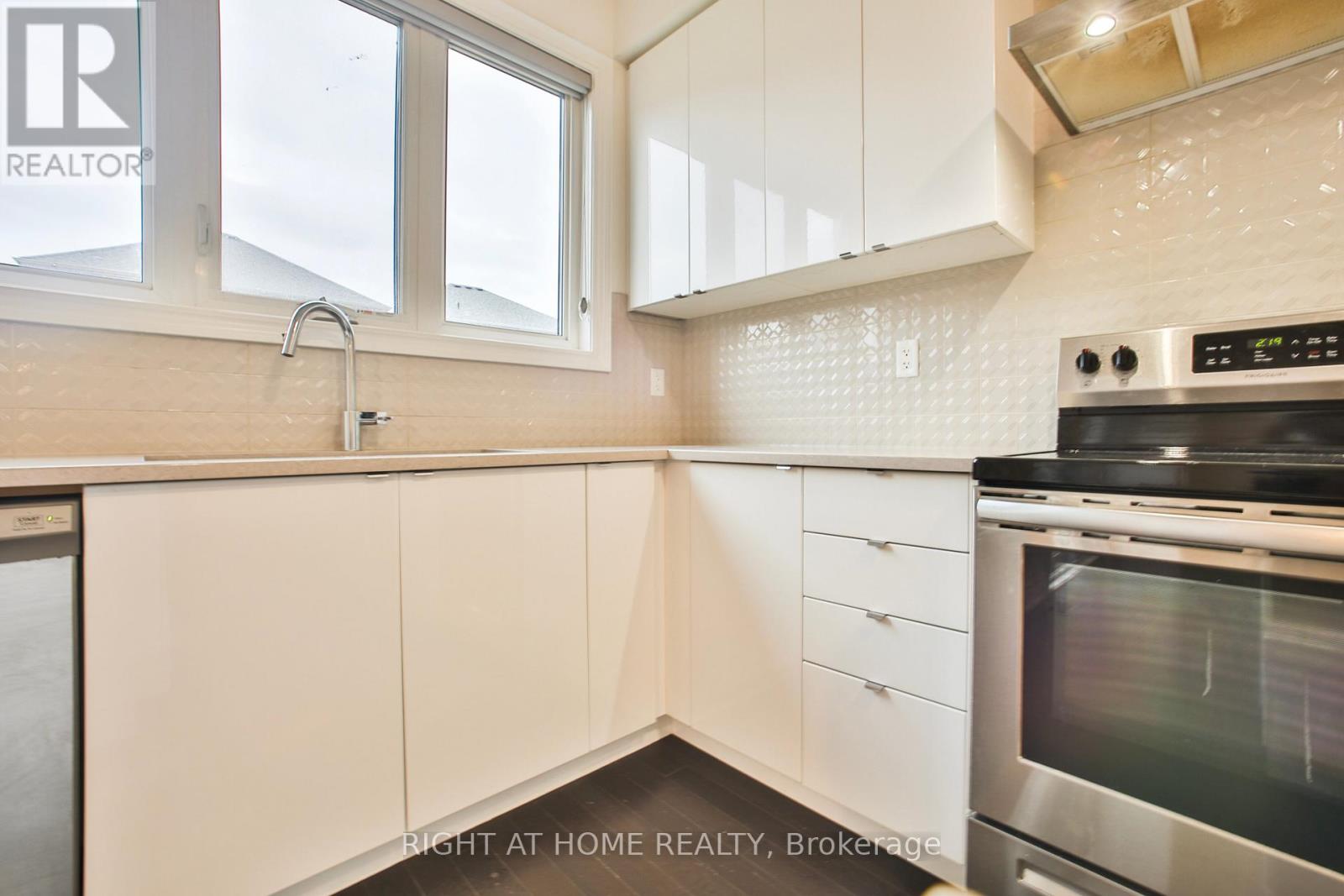 Upper - 25 Hubbell Road, Brampton, Ontario  L6Y 1P3 - Photo 17 - W13114442