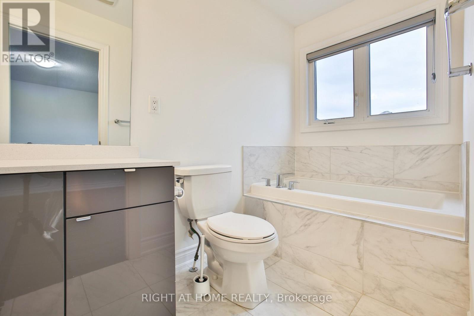 Upper - 25 Hubbell Road, Brampton, Ontario  L6Y 1P3 - Photo 37 - W13114442