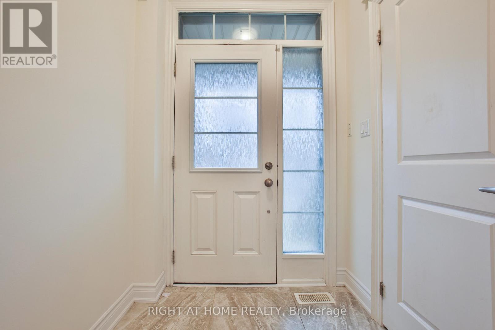 Upper - 25 Hubbell Road, Brampton, Ontario  L6Y 1P3 - Photo 6 - W13114442