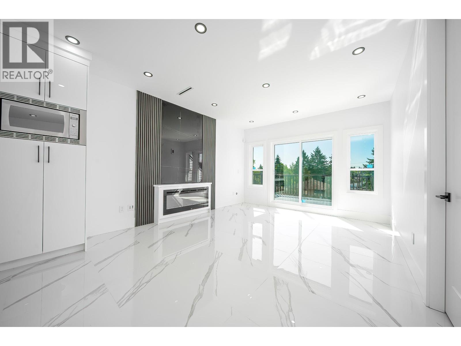 8014 11th Avenue, Burnaby, British Columbia  V3N 2N7 - Photo 18 - R3122412