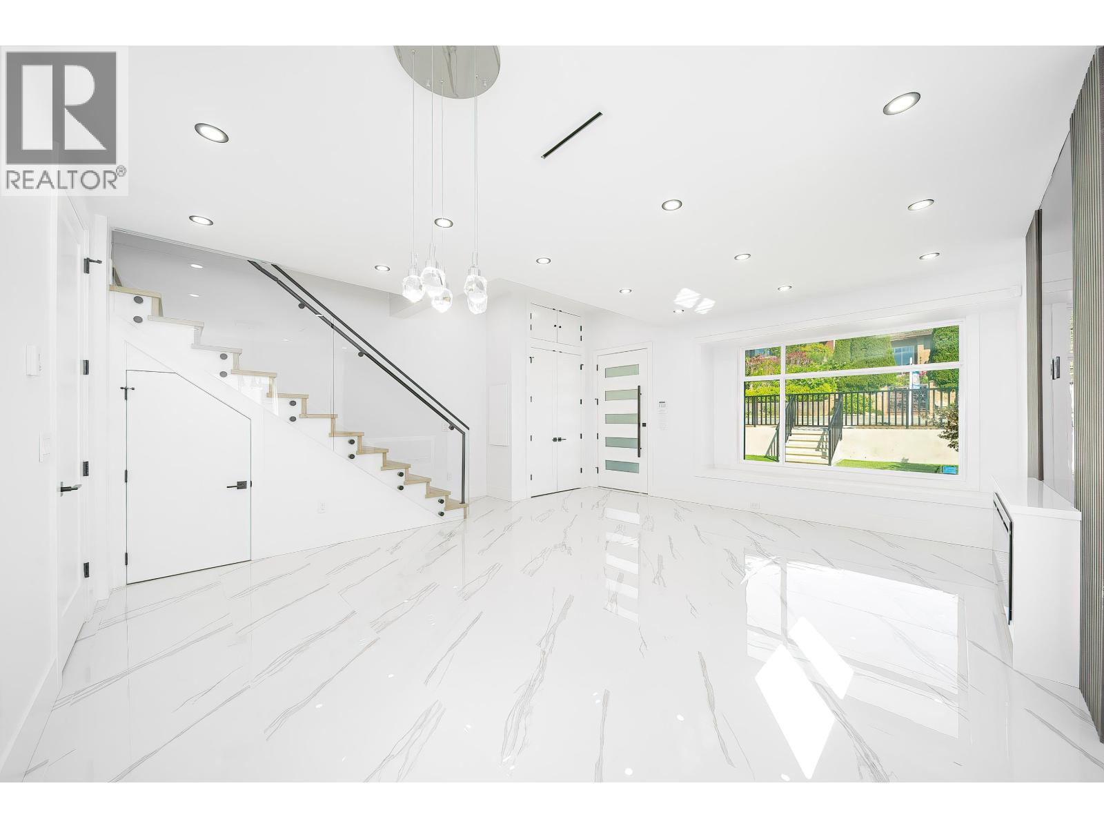 8014 11th Avenue, Burnaby, British Columbia  V3N 2N7 - Photo 17 - R3122412