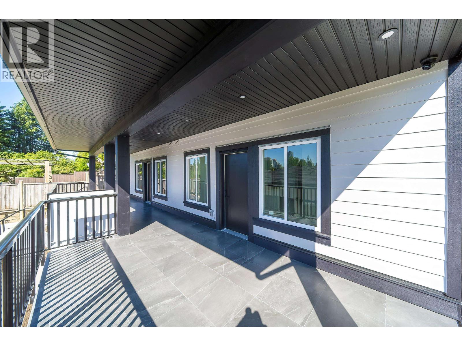 8014 11th Avenue, Burnaby, British Columbia  V3N 2N7 - Photo 7 - R3122412