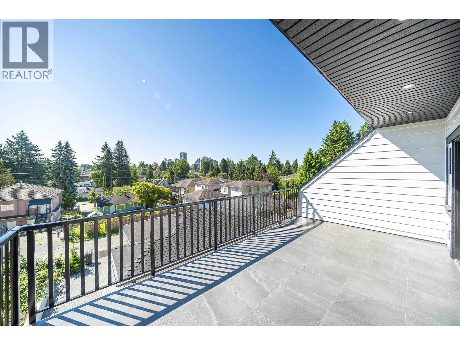 8014 11th Avenue, Burnaby, British Columbia  V3N 2N7 - Photo 9 - R3122412