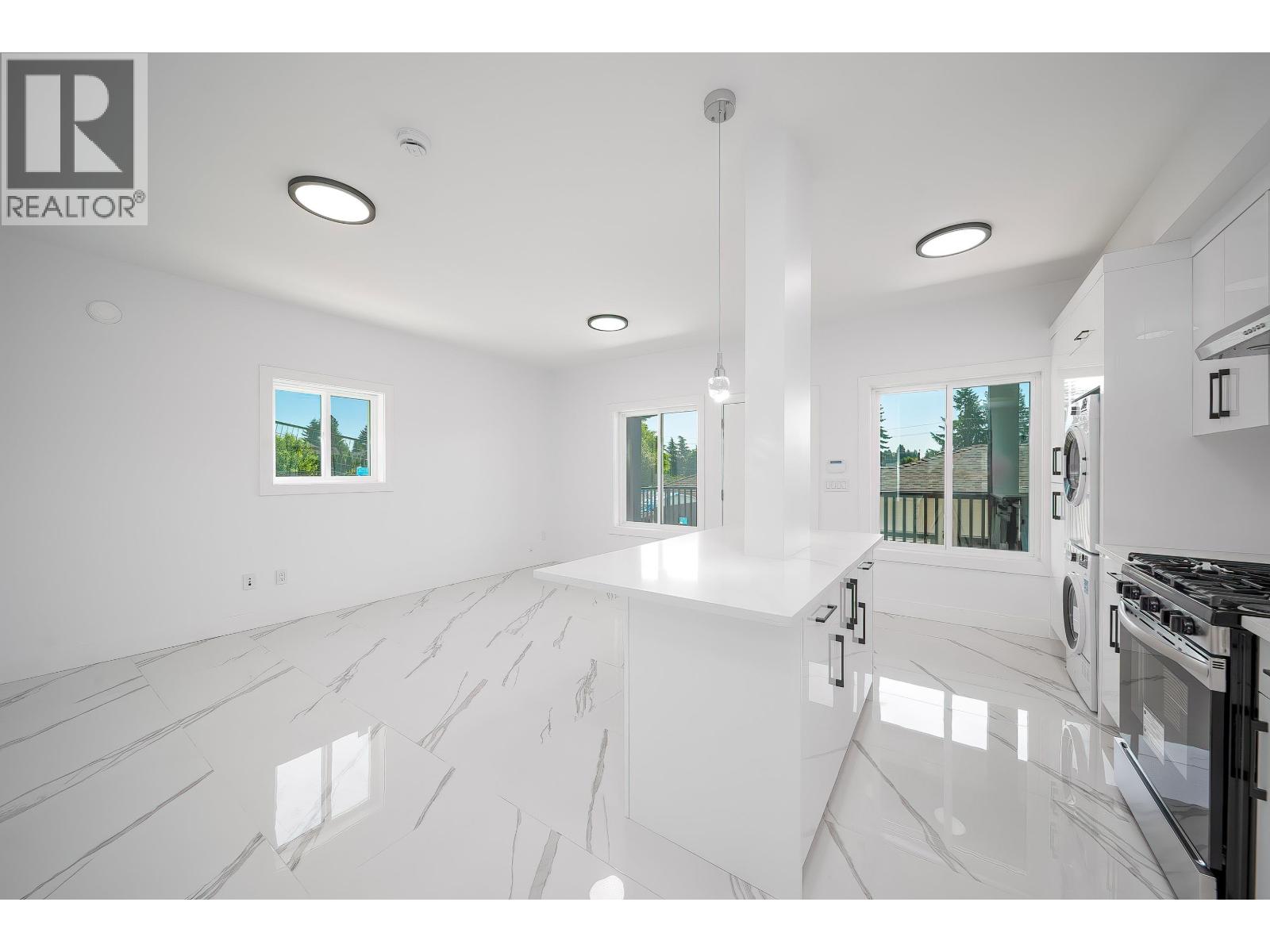 8014 11th Avenue, Burnaby, British Columbia  V3N 2N7 - Photo 33 - R3122412