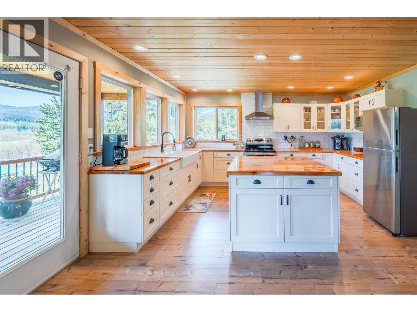 3382 Bradley Creek Road, Forest Grove, British Columbia  V0K 1M0 - Photo 11 - R3122453
