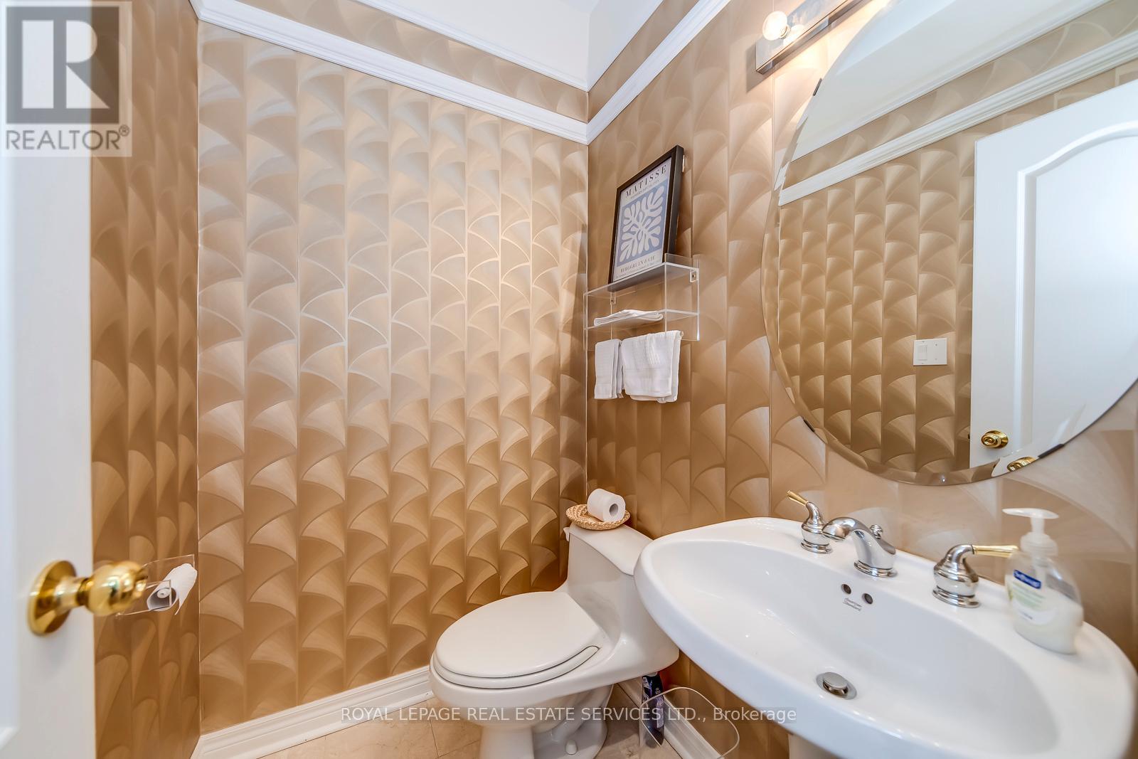 175 La Rose Avenue, Toronto, Ontario  M9P 3W1 - Photo 22 - W13077748