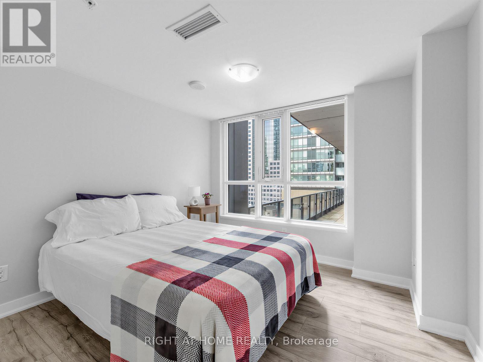 1210 - 295 Adelaide Street W, Toronto, Ontario  M5V 0L4 - Photo 14 - C13114486