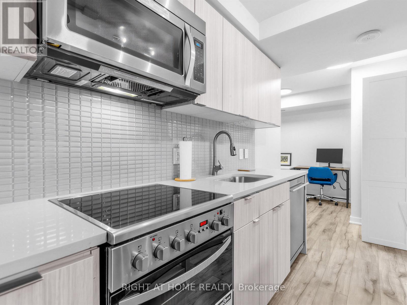 1210 - 295 Adelaide Street W, Toronto, Ontario  M5V 0L4 - Photo 5 - C13114486