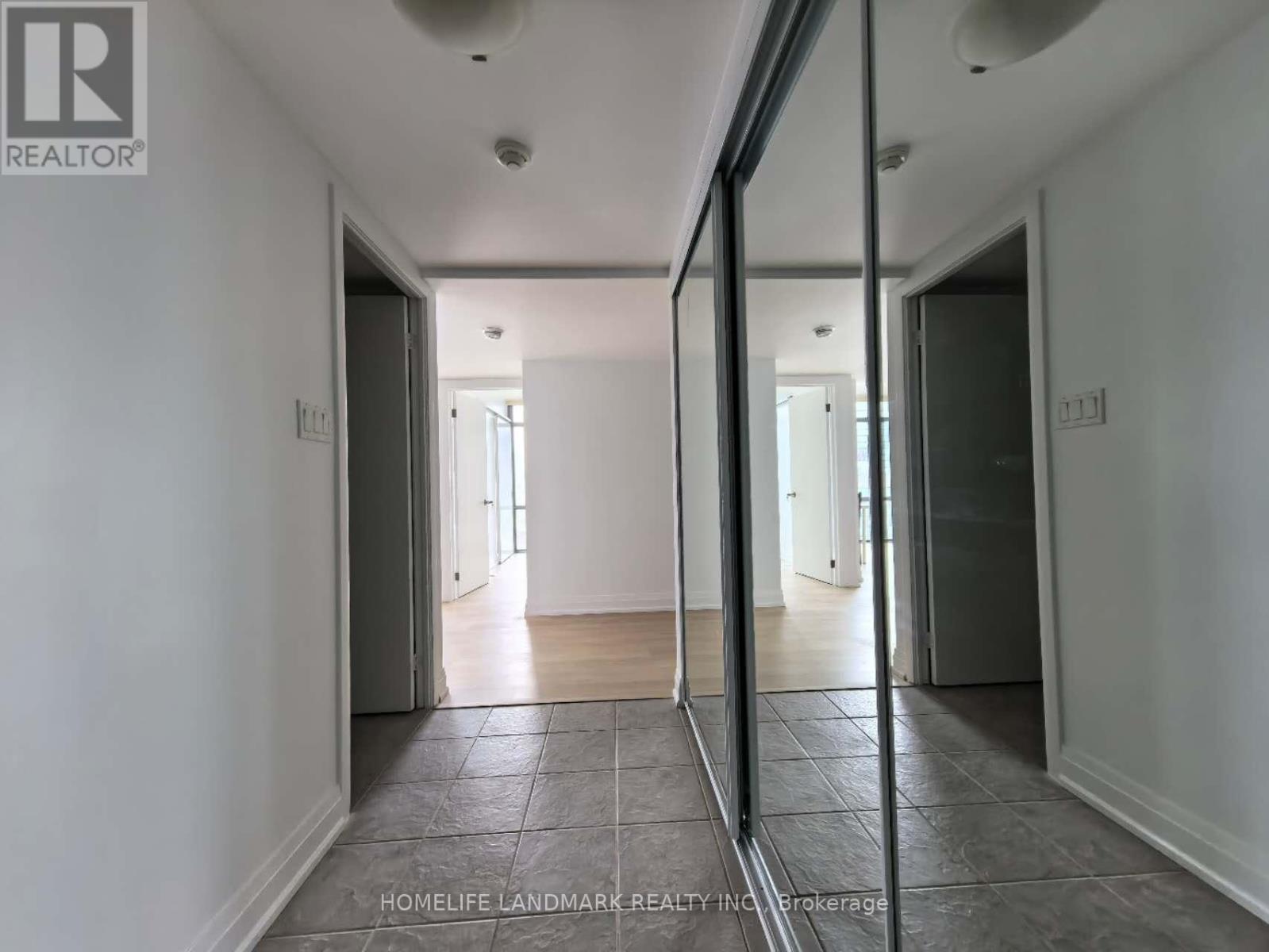 1403 - 38 Grenville Street, Toronto, Ontario  M4Y 1A5 - Photo 3 - C13114508