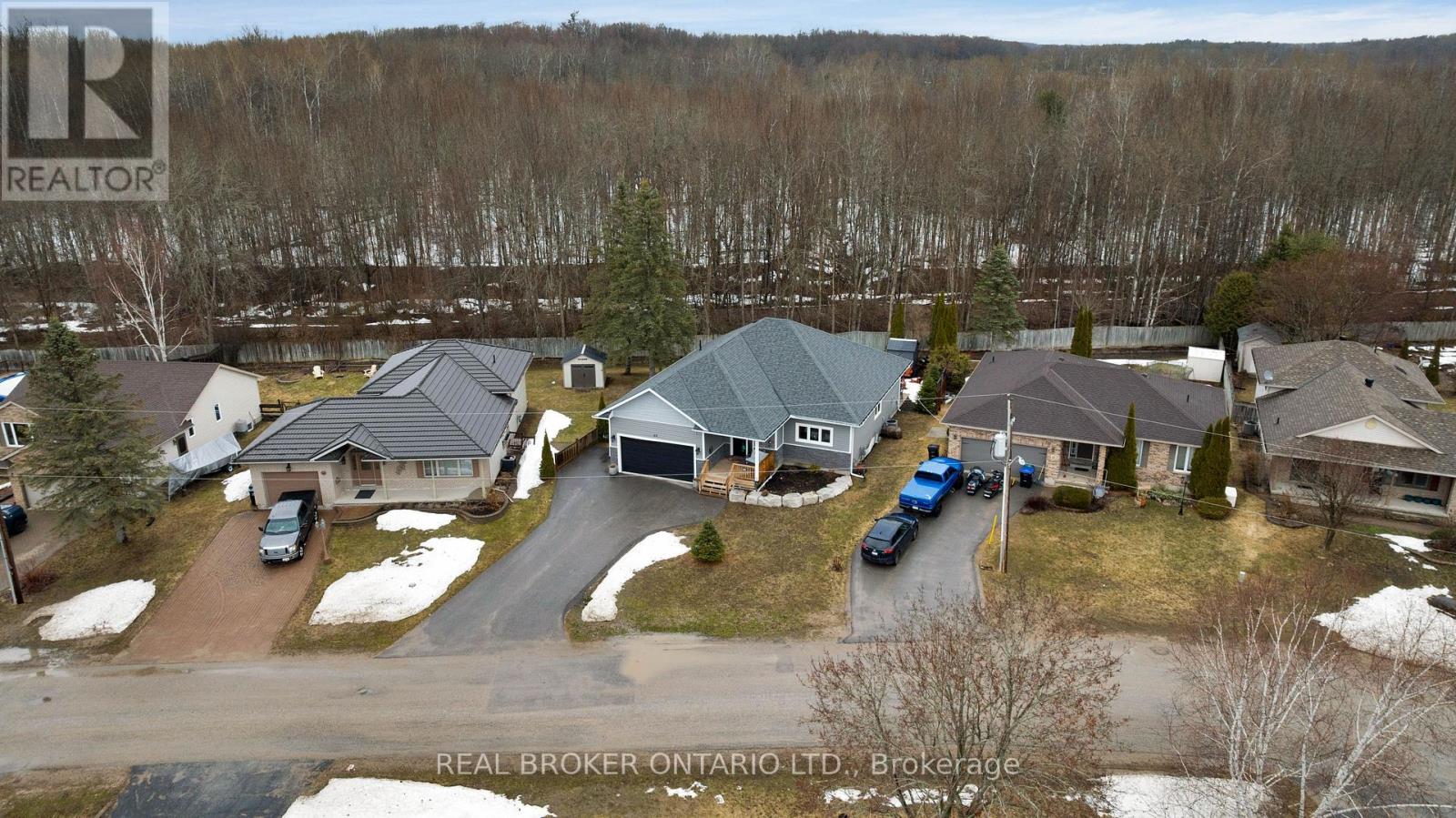 46 BRICK POND ROAD, Severn, Ontario