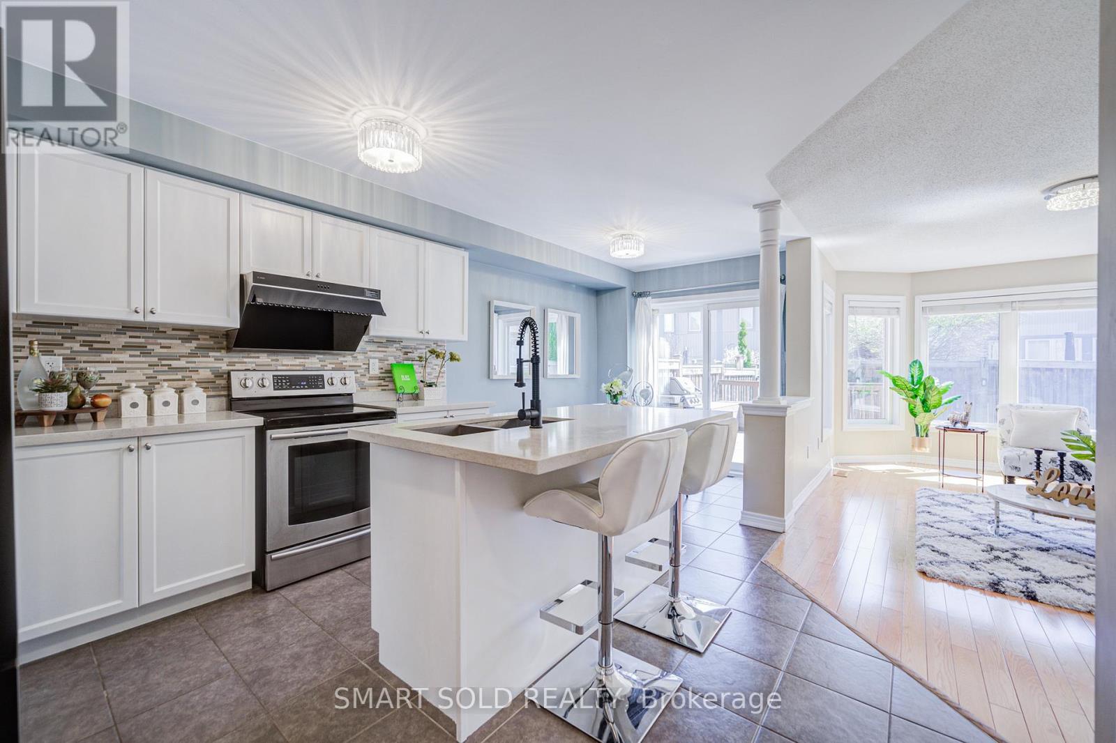 104 Stoyell Drive, Richmond Hill, Ontario  L4E 0M8 - Photo 6 - N13114488