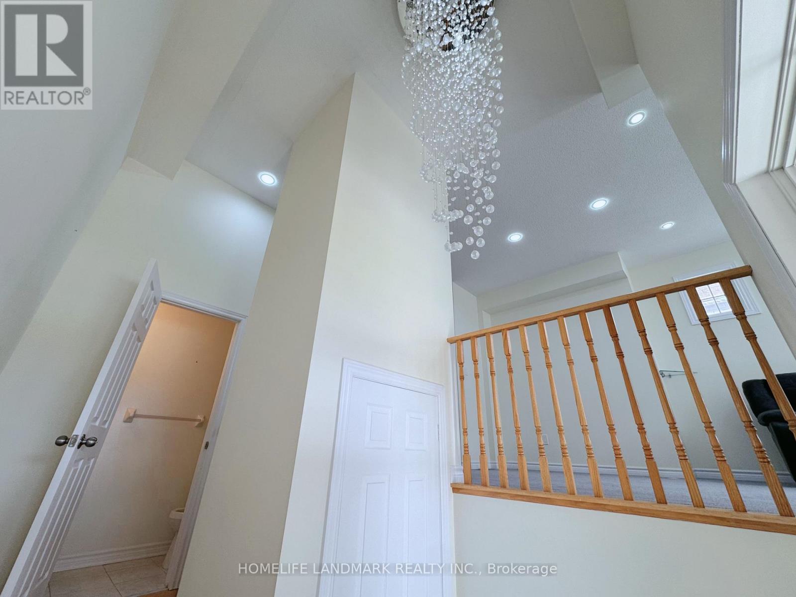 29 Sharbot Lane, Markham, Ontario  L6E 0S7 - Photo 4 - N13114530