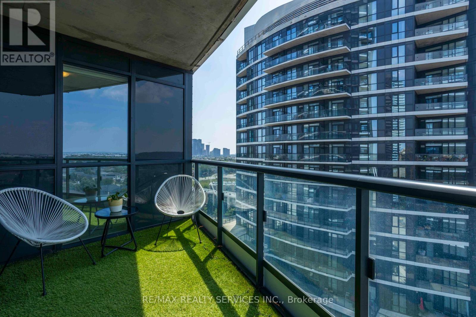 918 - 35 Watergarden Drive W, Mississauga, Ontario  L5R 0G8 - Photo 10 - W13114500