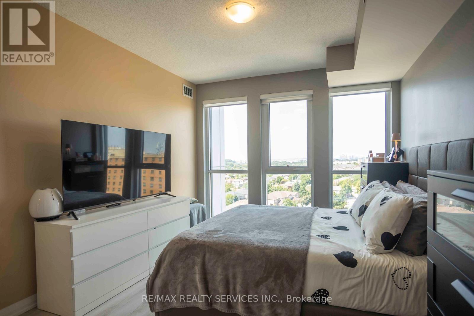 918 - 35 Watergarden Drive W, Mississauga, Ontario  L5R 0G8 - Photo 16 - W13114500