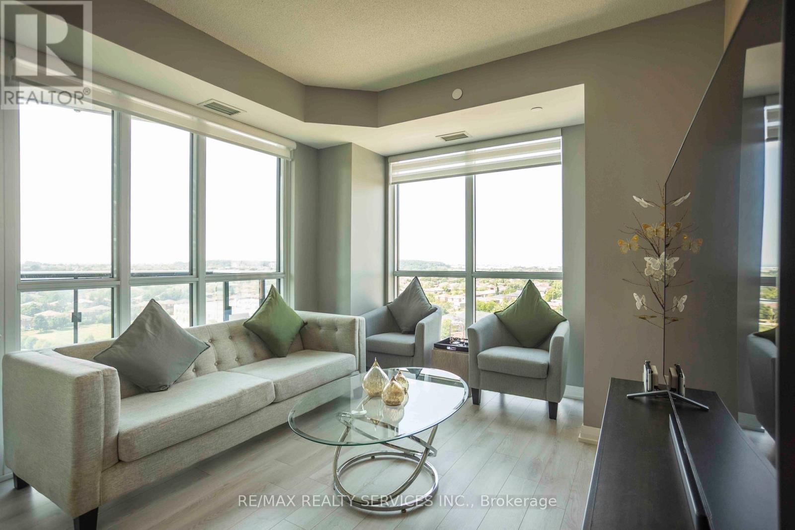 918 - 35 Watergarden Drive W, Mississauga, Ontario  L5R 0G8 - Photo 2 - W13114500