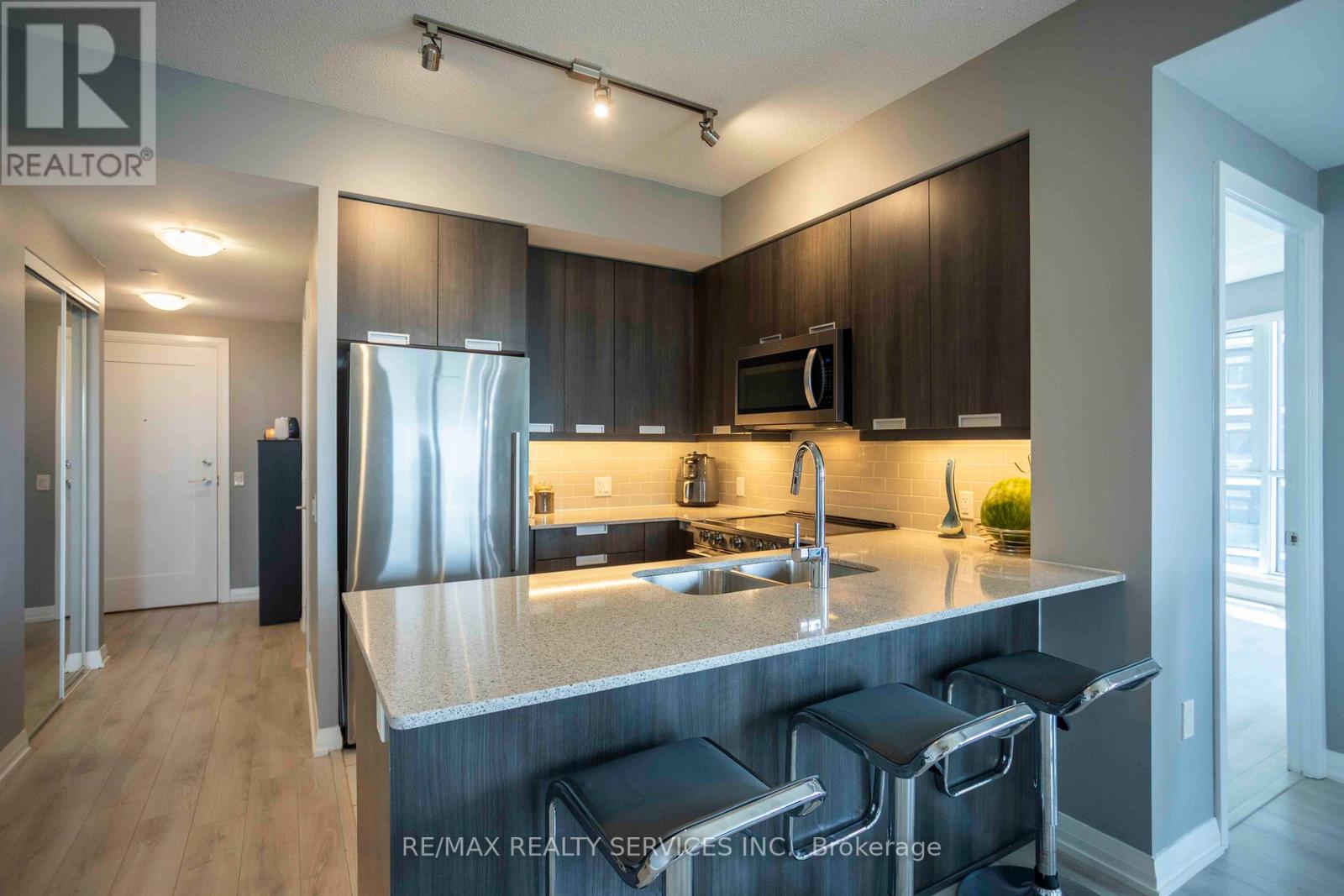 918 - 35 Watergarden Drive W, Mississauga, Ontario  L5R 0G8 - Photo 3 - W13114500