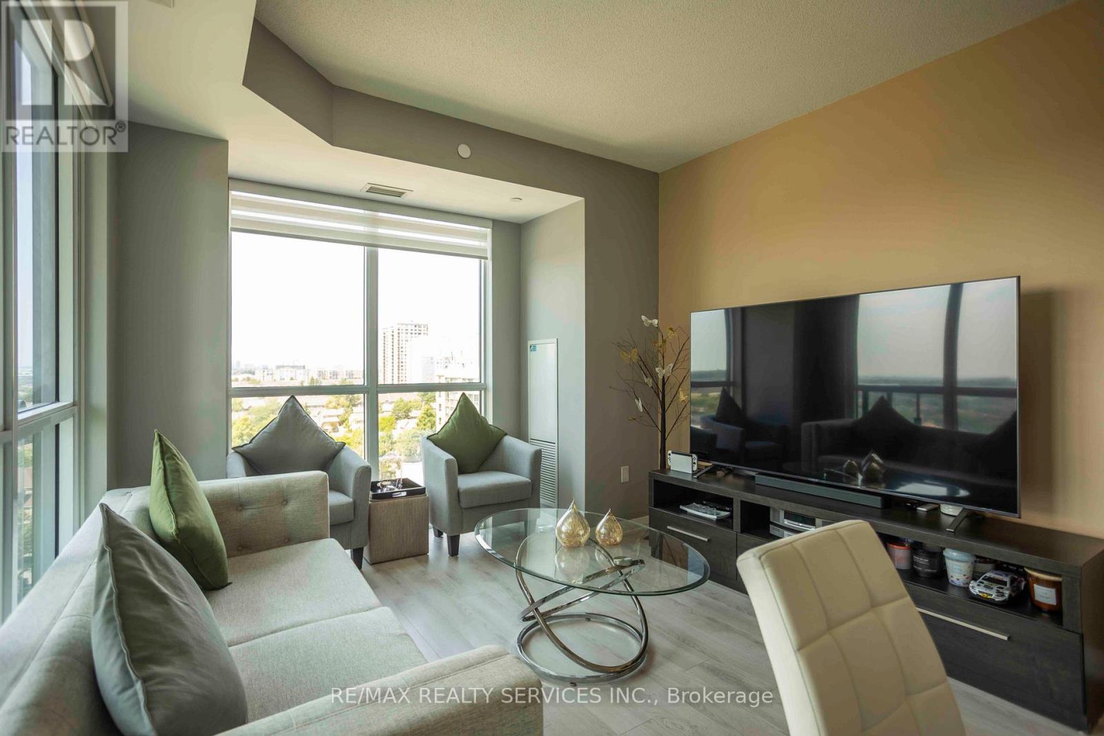 918 - 35 Watergarden Drive W, Mississauga, Ontario  L5R 0G8 - Photo 4 - W13114500