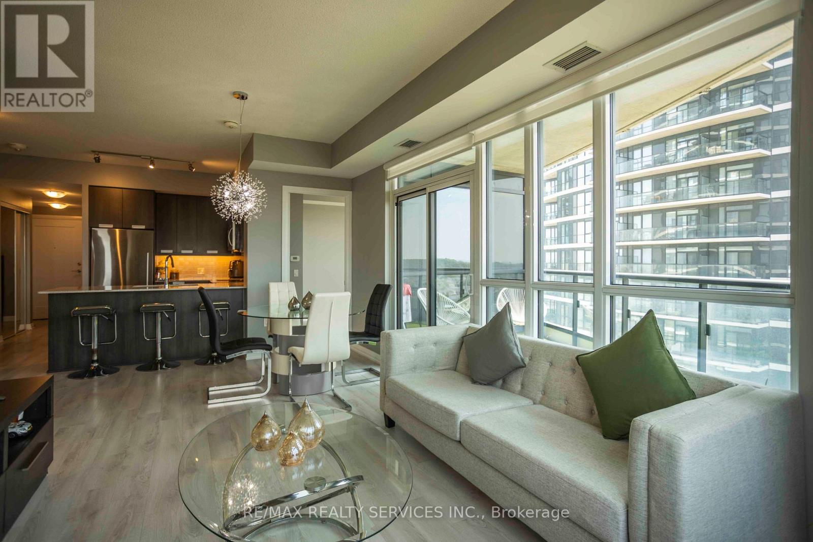 918 - 35 Watergarden Drive W, Mississauga, Ontario  L5R 0G8 - Photo 5 - W13114500