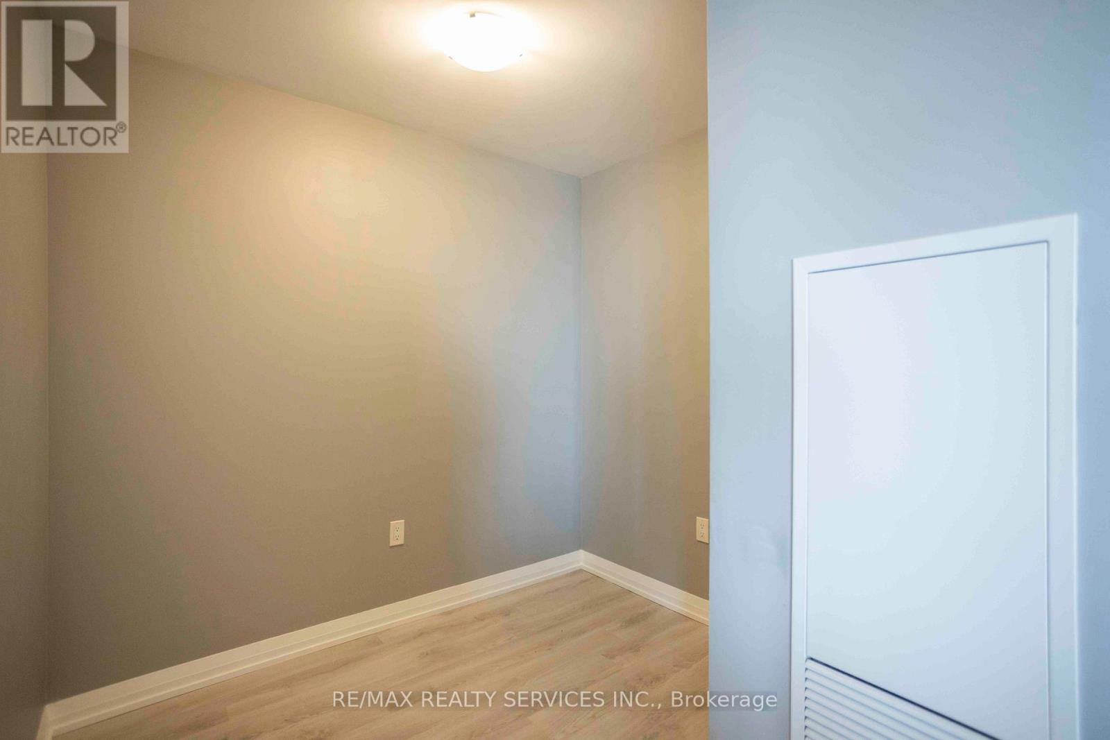 918 - 35 Watergarden Drive W, Mississauga, Ontario  L5R 0G8 - Photo 8 - W13114500