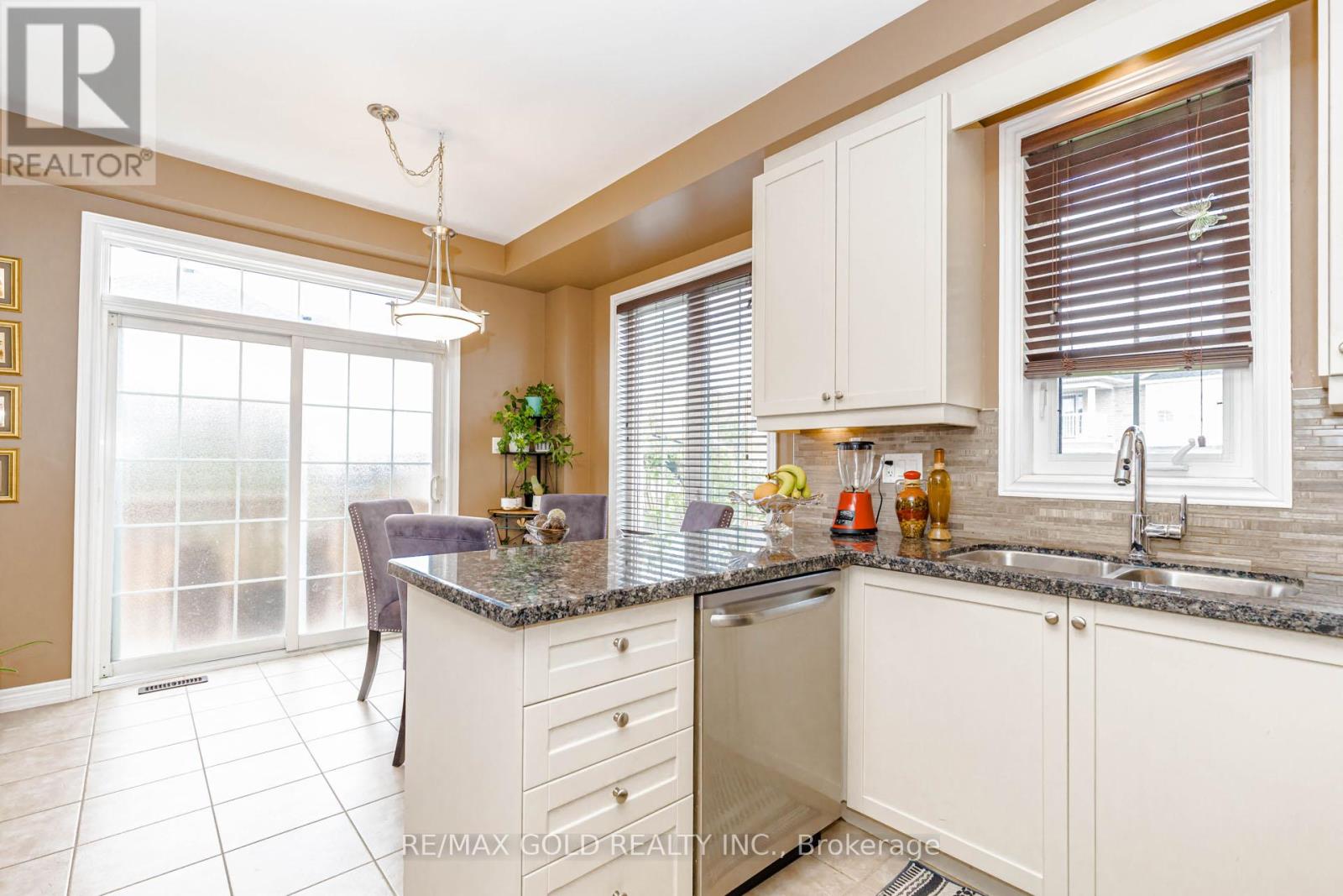 45 Fishing Crescent, Brampton, Ontario  L6V 4S4 - Photo 11 - W13114506