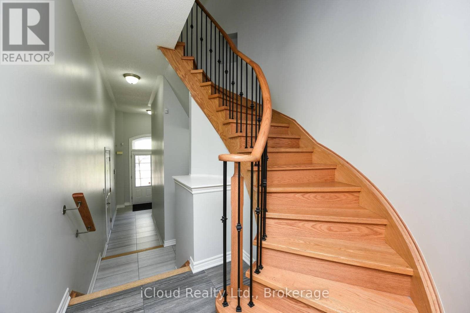 74 Gammon Crescent, Brampton, Ontario  L6Y 6B7 - Photo 3 - W13114518