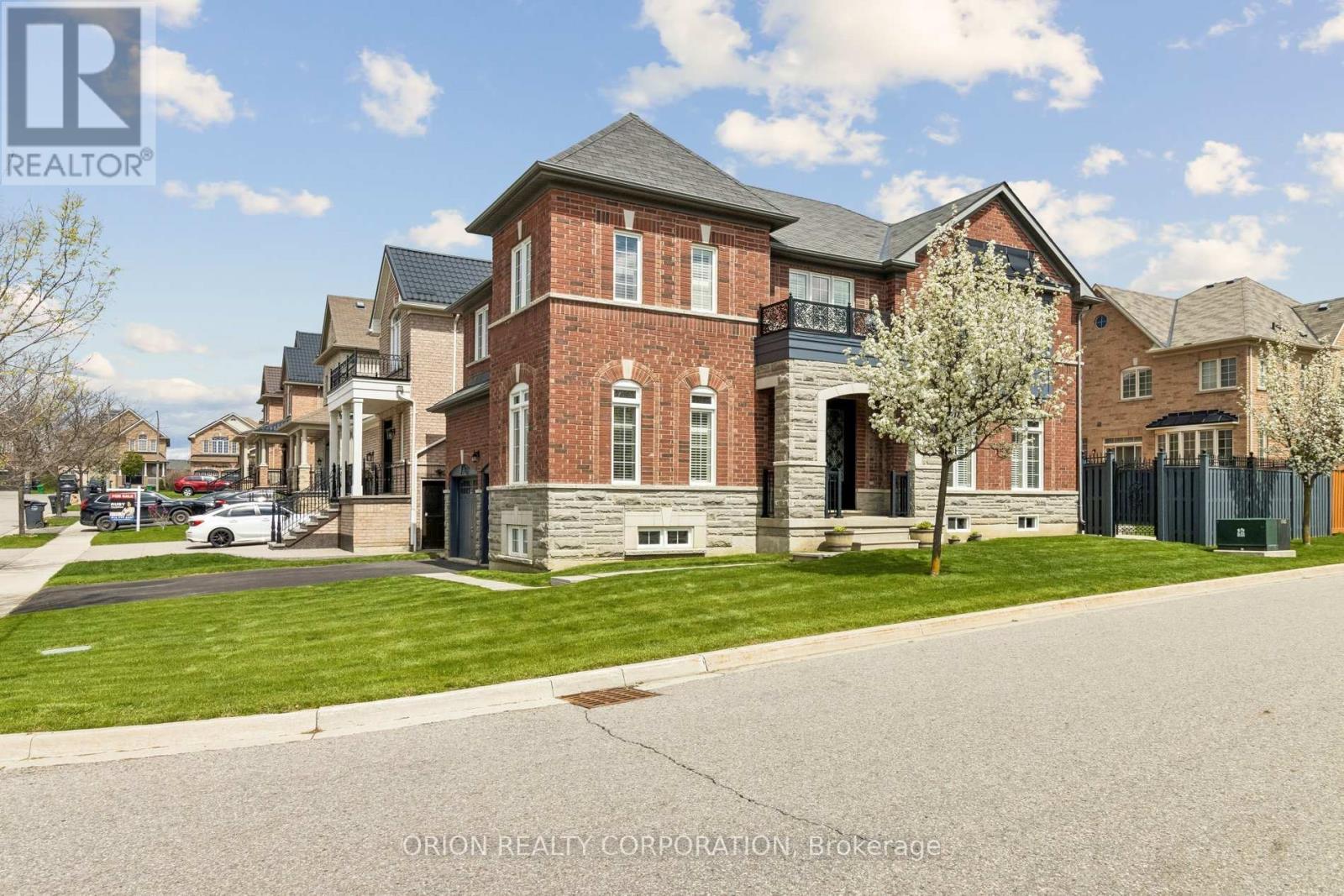 8 Seastar Road, Brampton, Ontario  L6Y 0N9 - Photo 3 - W13114540