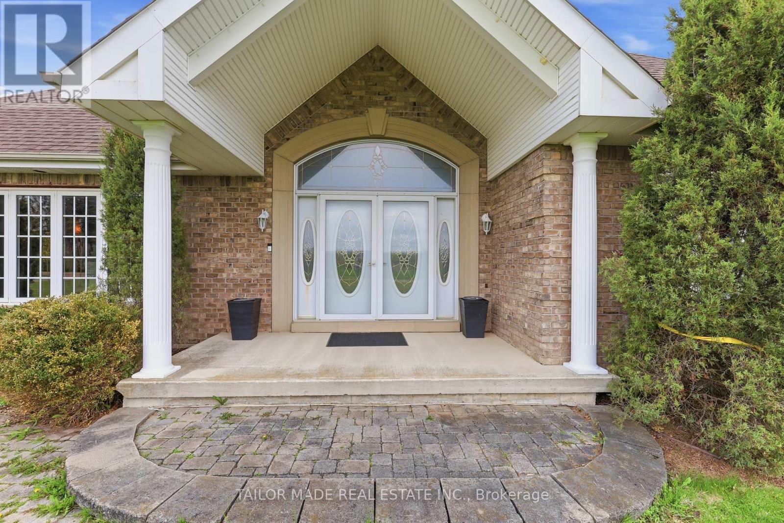 1749 Station Road, Caledon, Ontario  L7C 3L2 - Photo 3 - W13114550