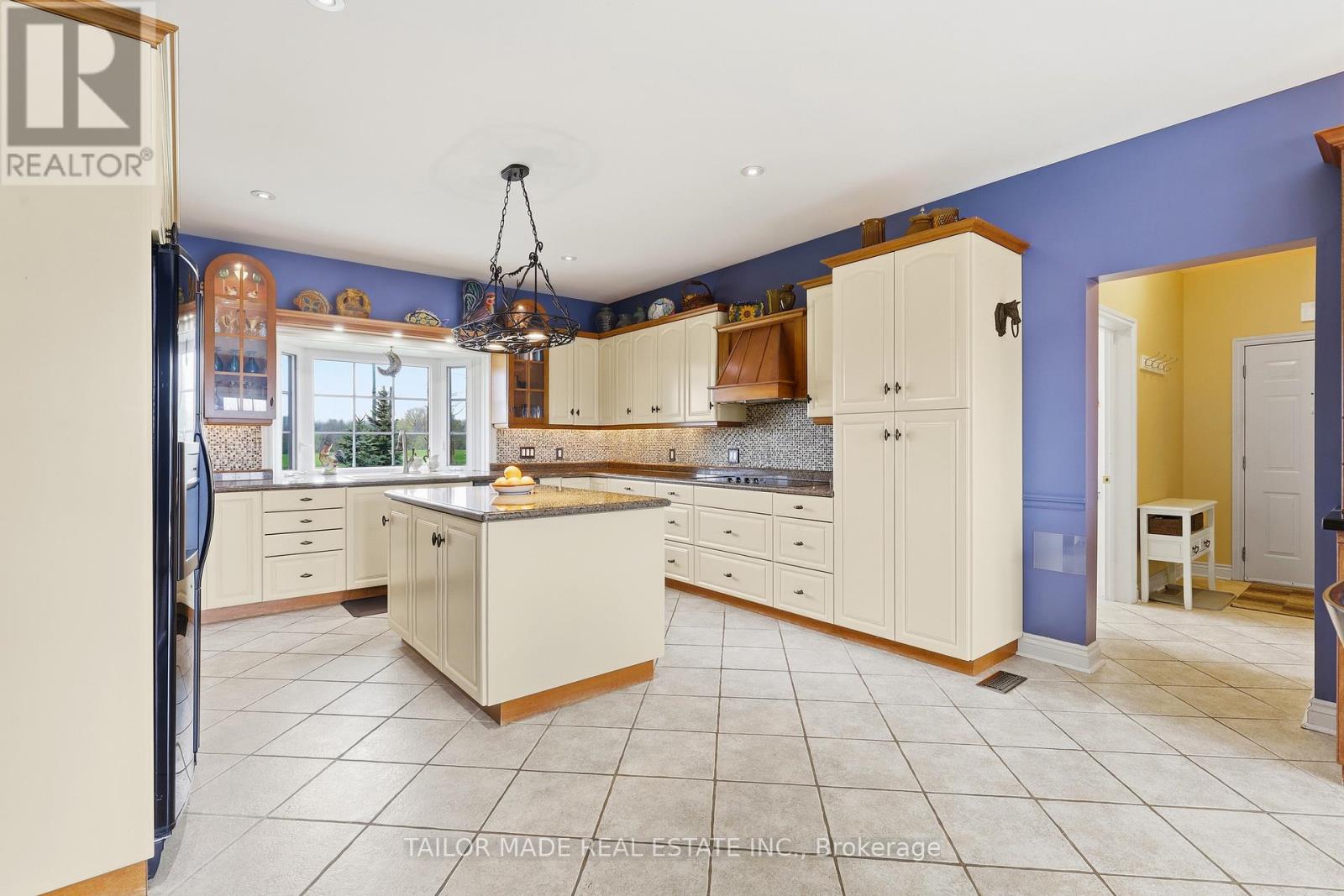 1749 Station Road, Caledon, Ontario  L7C 3L2 - Photo 4 - W13114550