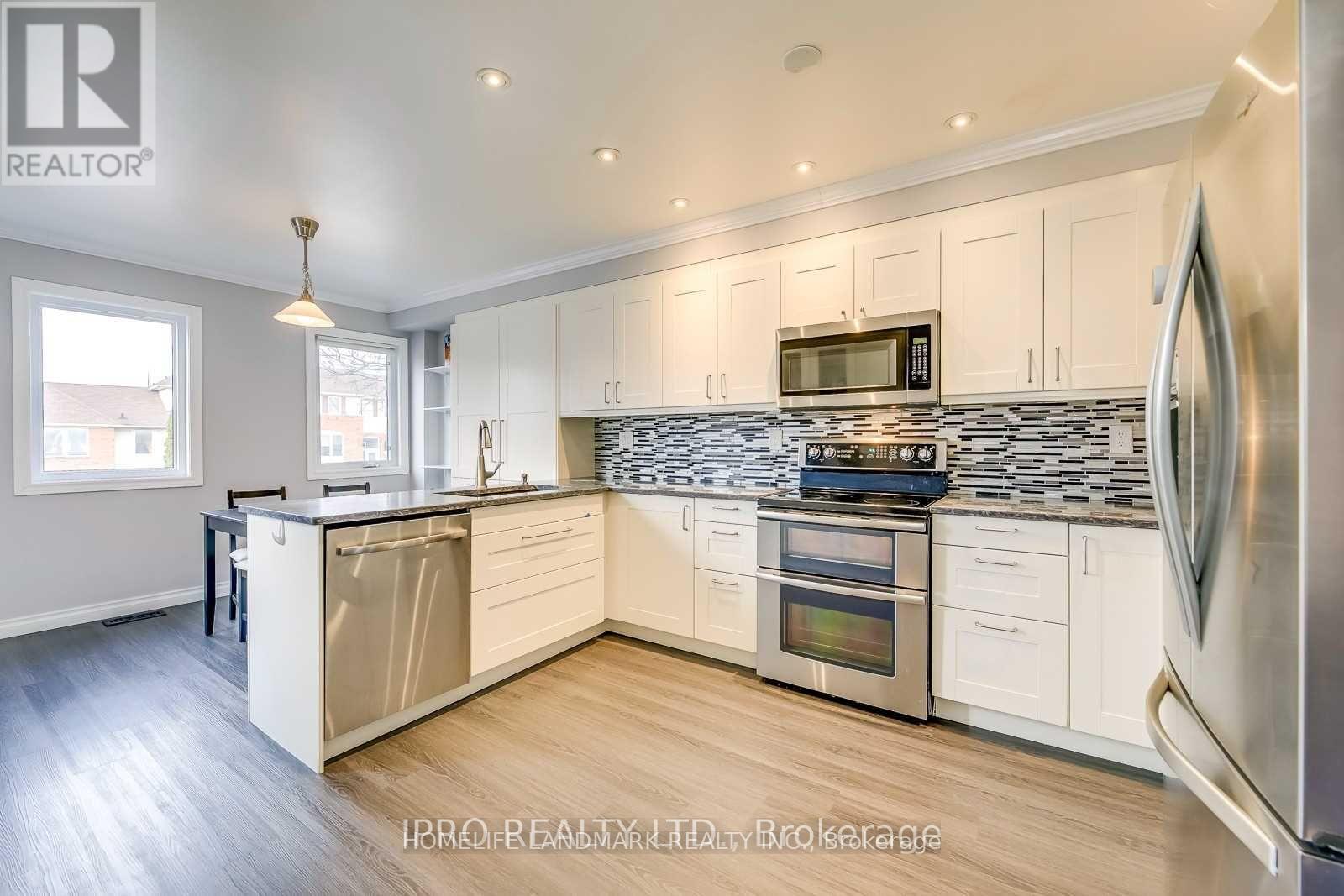 1109 Lindsay Drive, Oakville, Ontario  L6M 3B4 - Photo 6 - W13114552