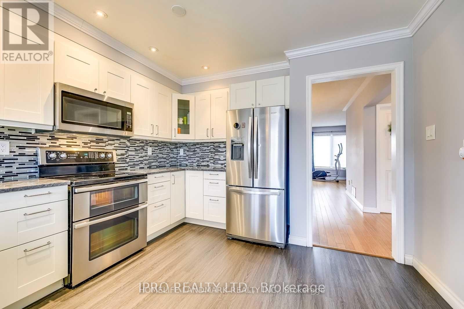 1109 Lindsay Drive, Oakville, Ontario  L6M 3B4 - Photo 8 - W13114552