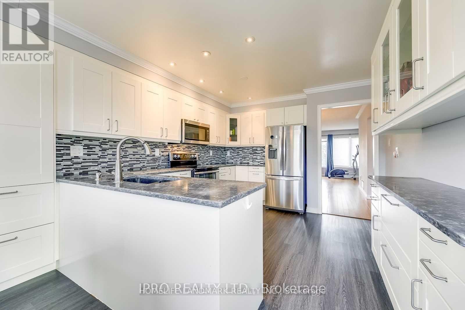 1109 Lindsay Drive, Oakville, Ontario  L6M 3B4 - Photo 9 - W13114552