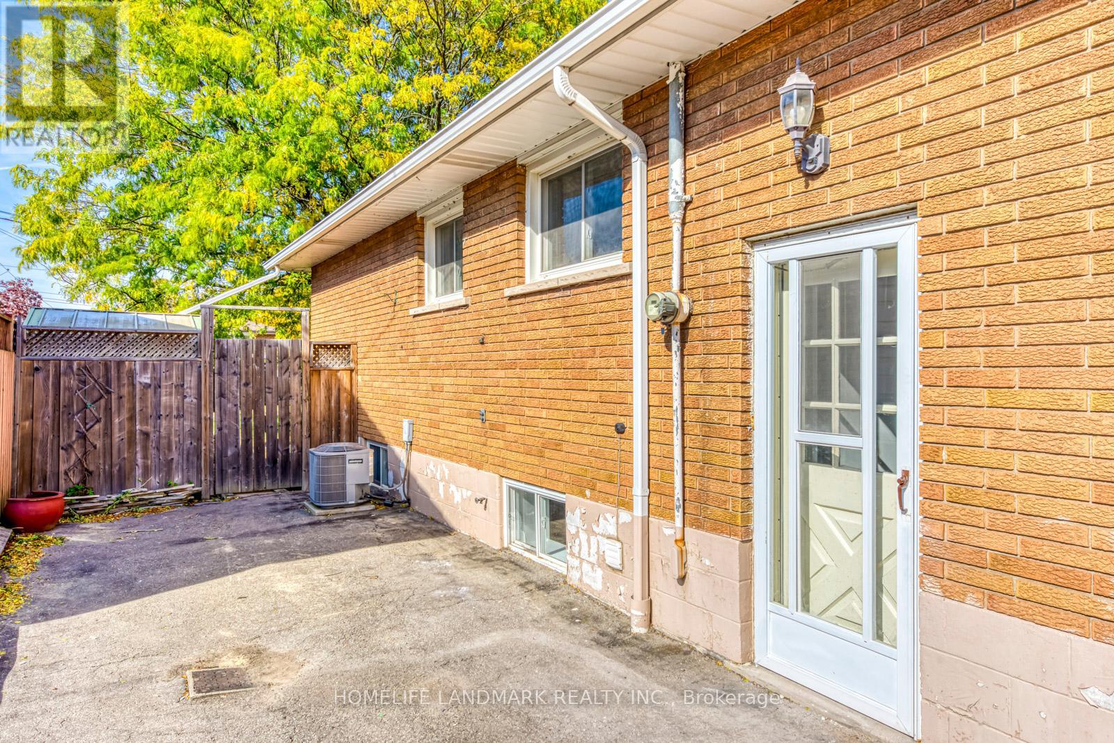 146 Manning Avenue, Hamilton, Ontario  L9A 3G2 - Photo 4 - X13114548