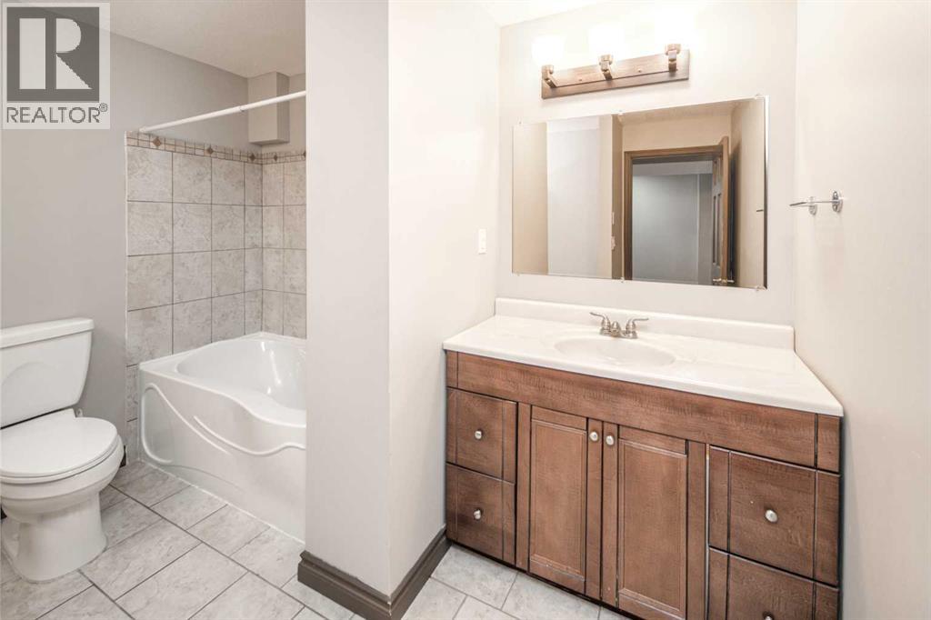 79 Hamptons Heights Nw, Calgary, Alberta  T3A 5W1 - Photo 36 - A2285054