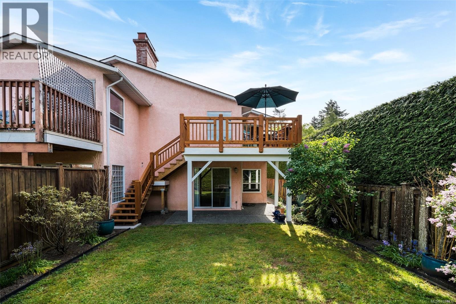 468 Admirals Rd, Esquimalt, British Columbia  V9A 2N1 - Photo 9 - 1034732