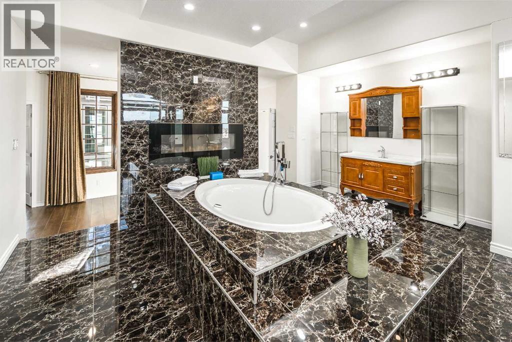 5 Elveden Point Sw, Calgary, Alberta  T3H 3X8 - Photo 24 - A2297598