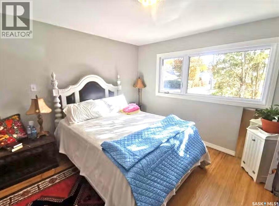 305 Ruth Street E, Saskatoon, Saskatchewan  S7J 0L2 - Photo 2 - SK035593