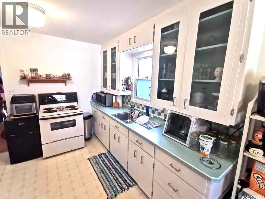 305 Ruth Street E, Saskatoon, Saskatchewan  S7J 0L2 - Photo 3 - SK035593