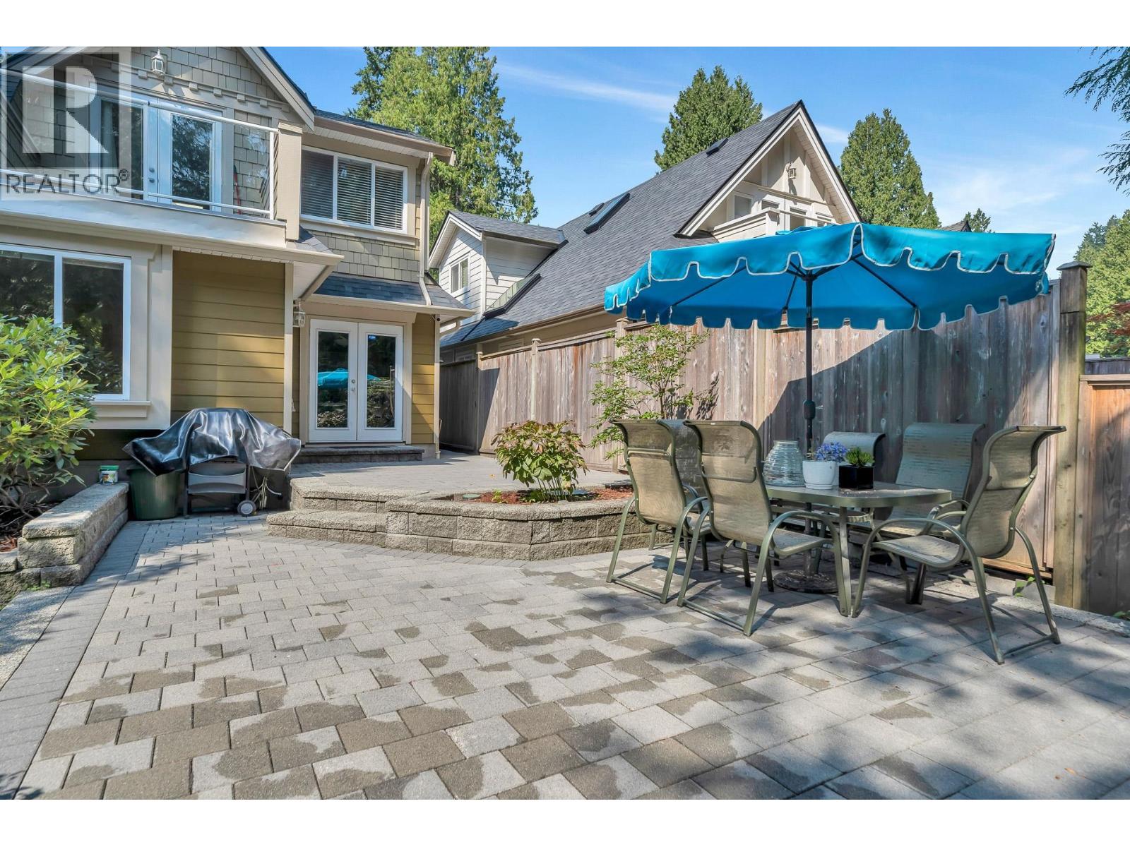 950 Seymour Boulevard, North Vancouver, British Columbia  V7J 2J8 - Photo 2 - R3104982