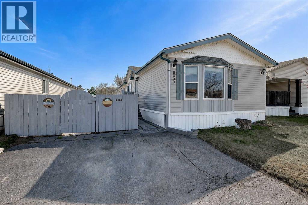 8609 89 Street, Grande Prairie, Alberta  T8X 1V7 - Photo 1 - A2310186