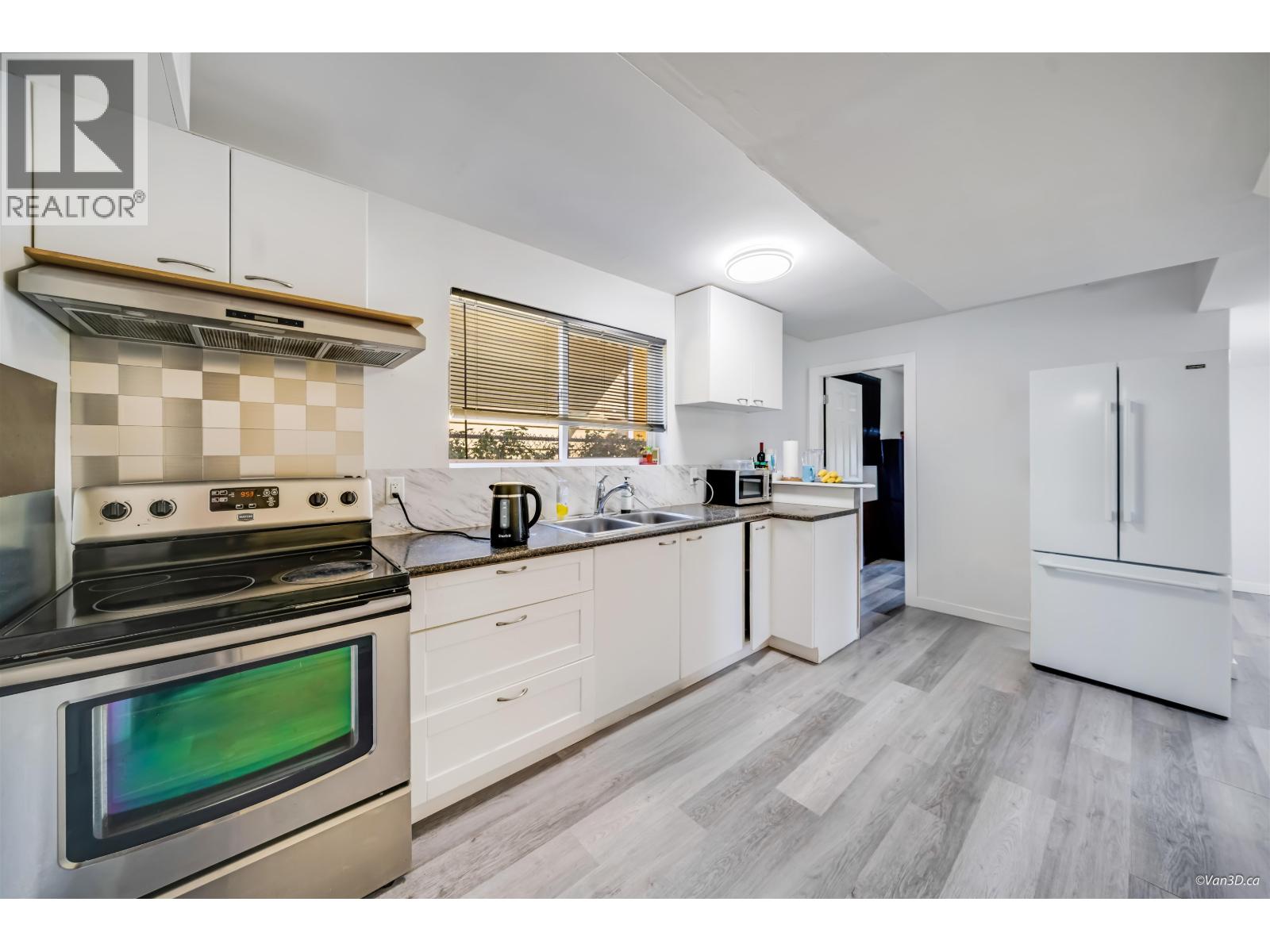 890 Westwood Street, Coquitlam, British Columbia  V3C 3L3 - Photo 31 - R3122036