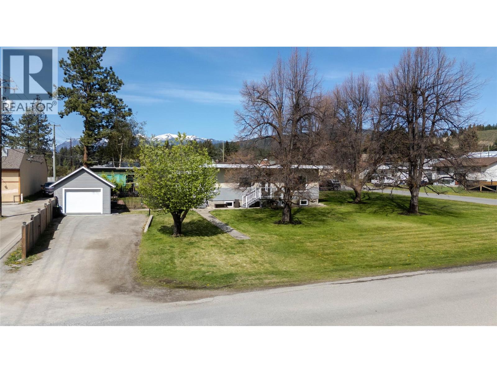 311 307th Avenue, Kimberley, British Columbia  V1A 3G8 - Photo 2 - 10386442