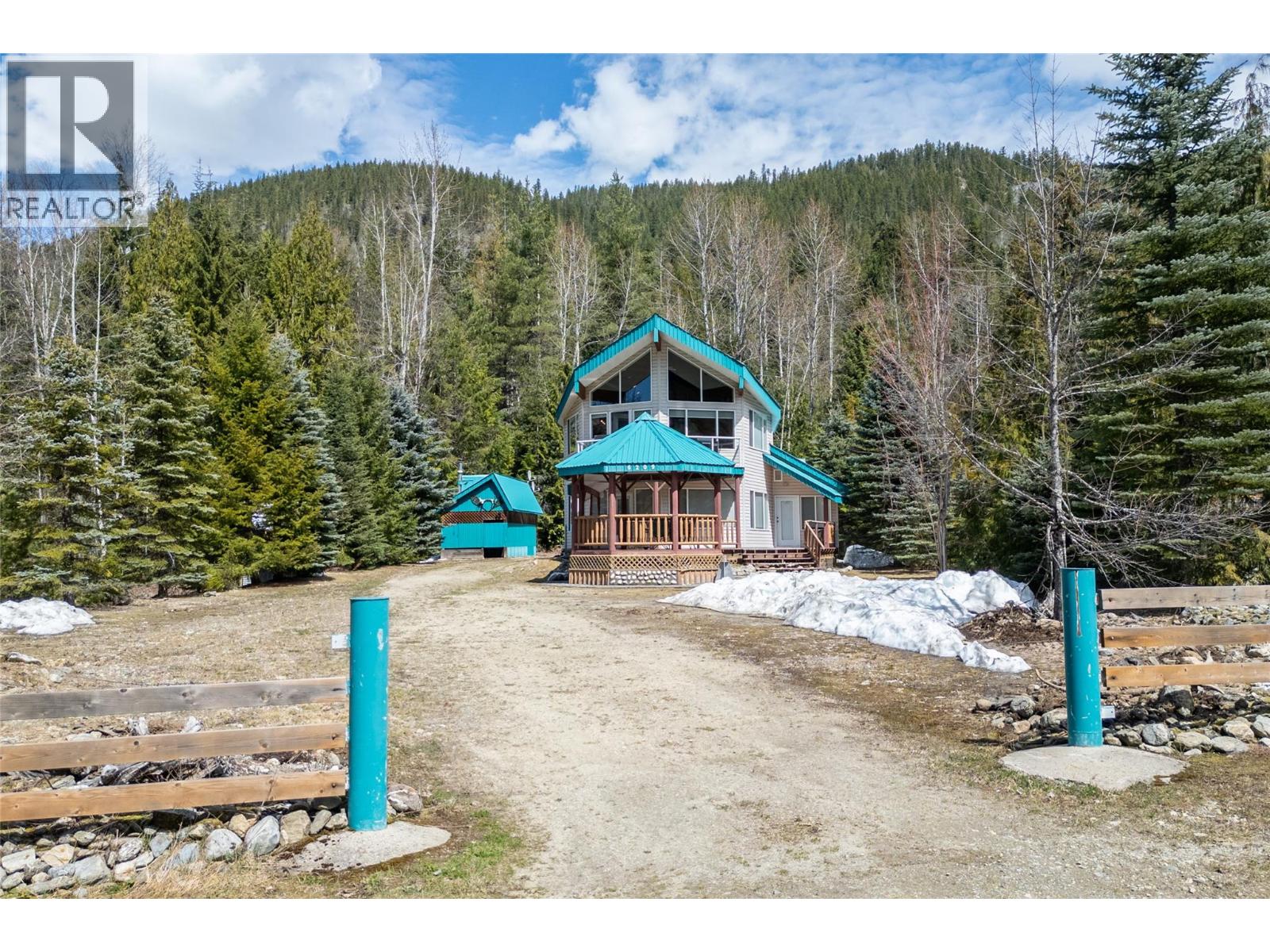 6209 Sawczuk Road Sawczuk Road, Trout Lake, British Columbia  V0G 1R2 - Photo 34 - 10386318