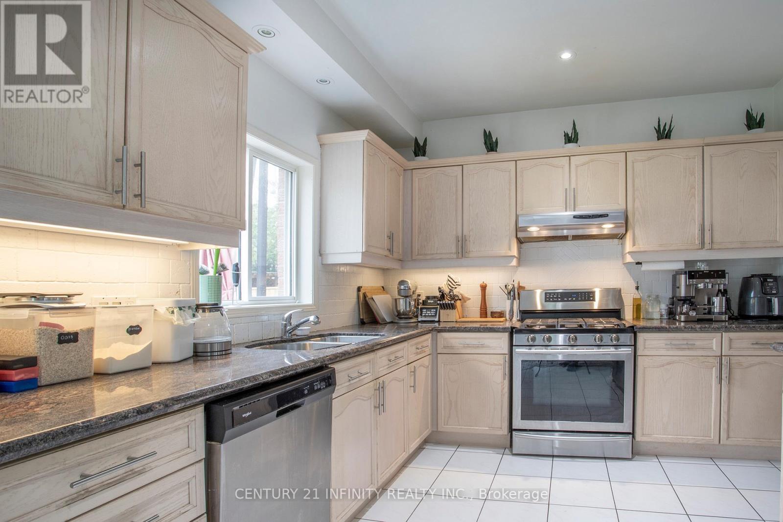 1484 Sandhurst Crescent, Pickering, Ontario  L1V 6Y7 - Photo 17 - E13114694