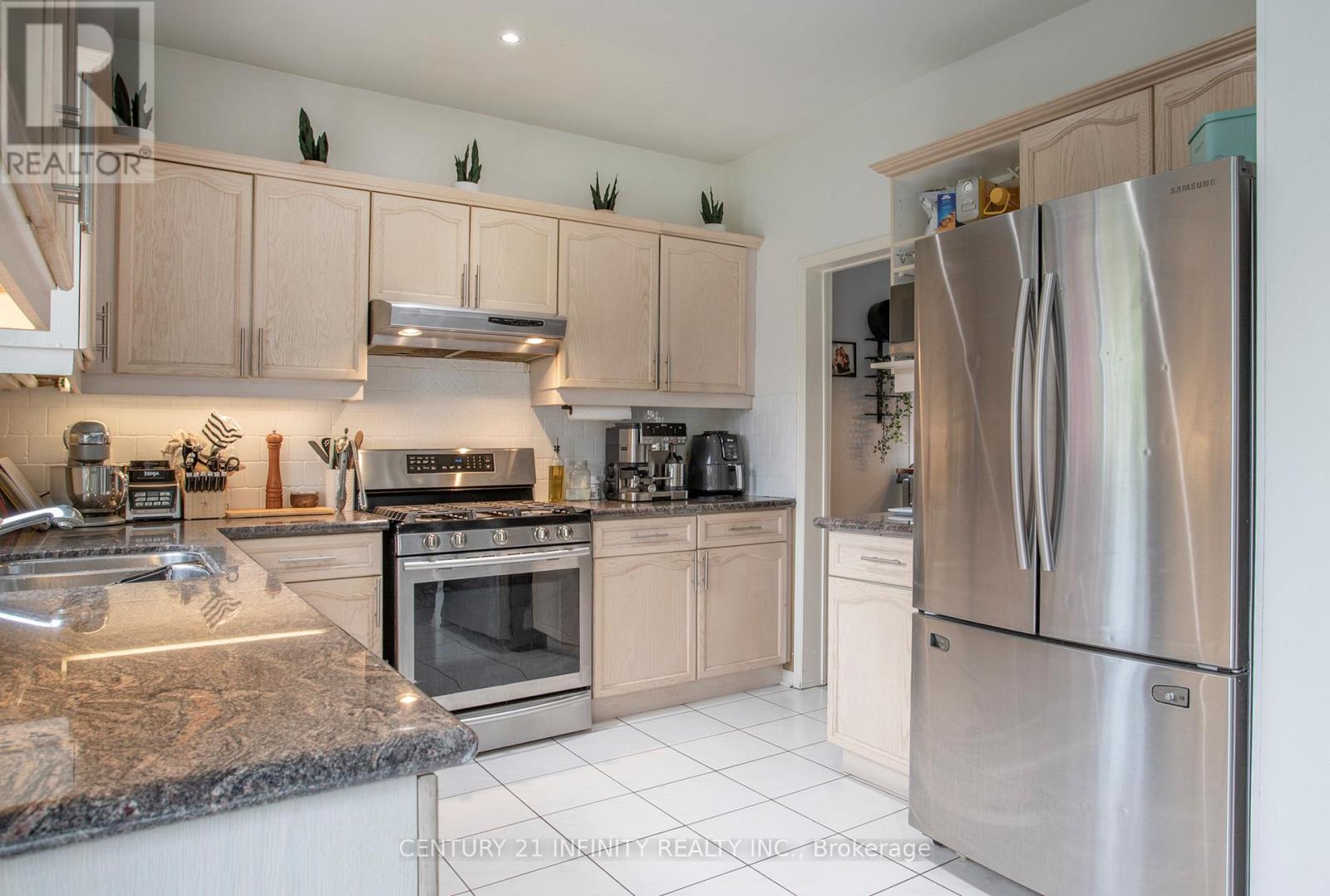 1484 Sandhurst Crescent, Pickering, Ontario  L1V 6Y7 - Photo 18 - E13114694