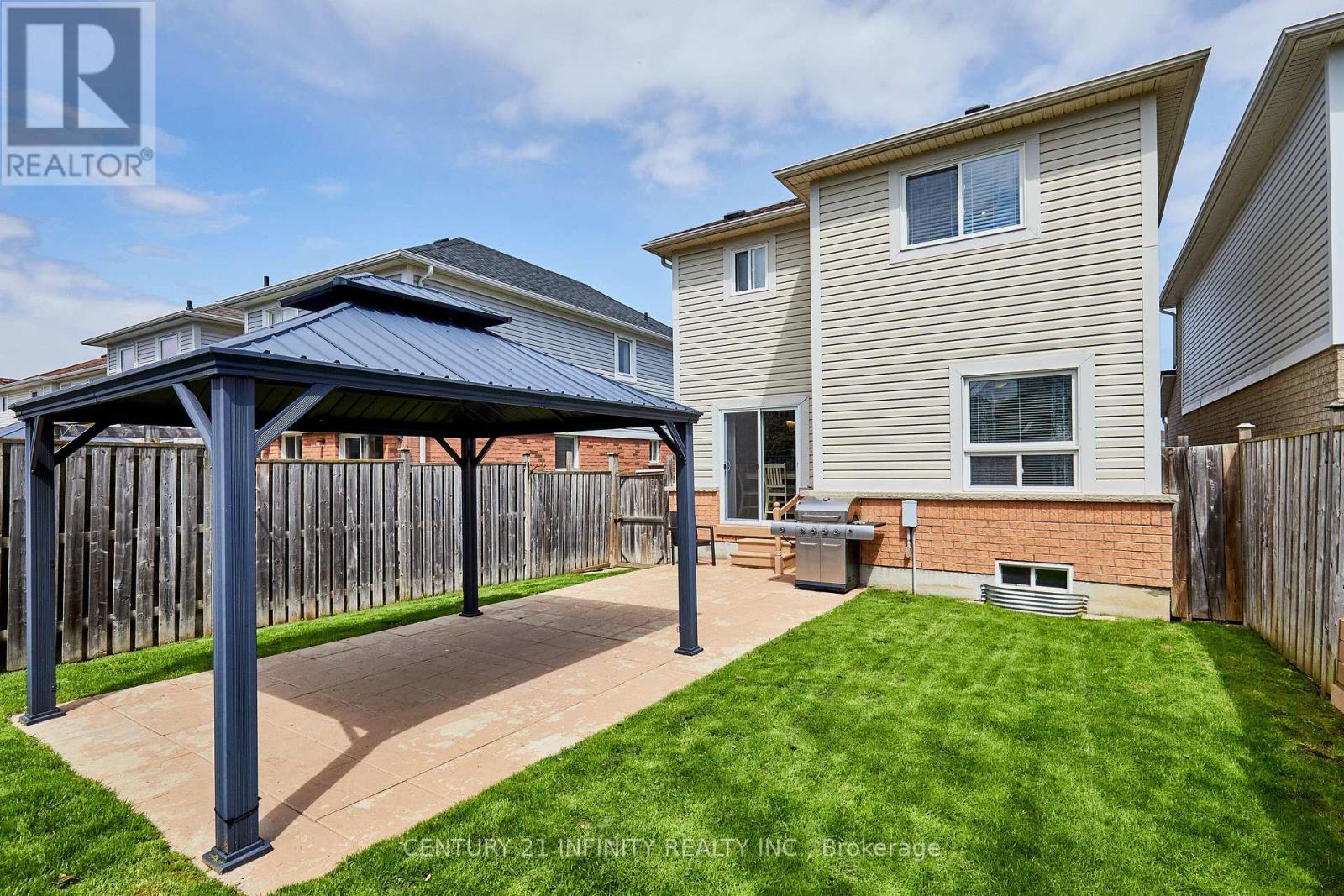236 Scottsdale Drive, Clarington, Ontario  L1C 5L2 - Photo 5 - E13114762