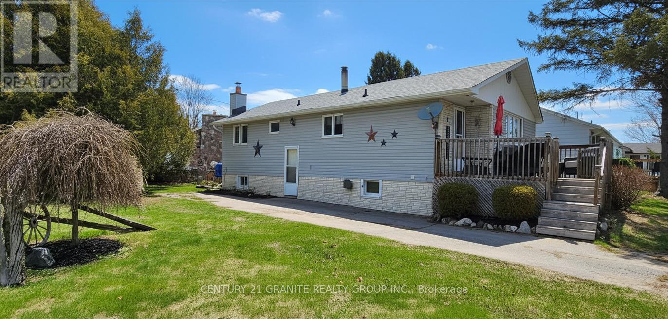 2 HEMLOCK STREET, Highlands East, Ontario