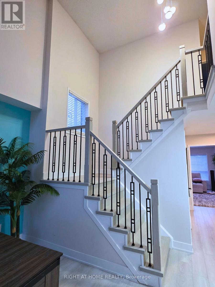 42 Brownell Street, Whitby, Ontario  L1R 2E9 - Photo 7 - E13114406