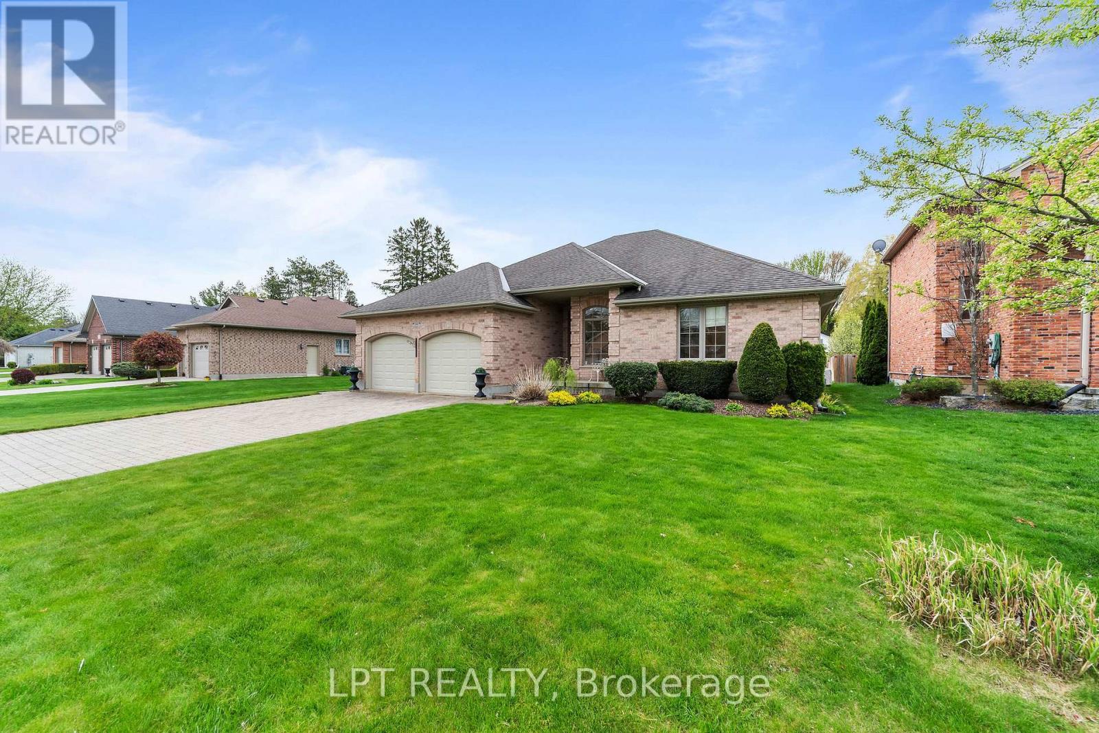 164 Abagail Street, Strathroy-Caradoc, Ontario  N7G 4H4 - Photo 2 - X13114776