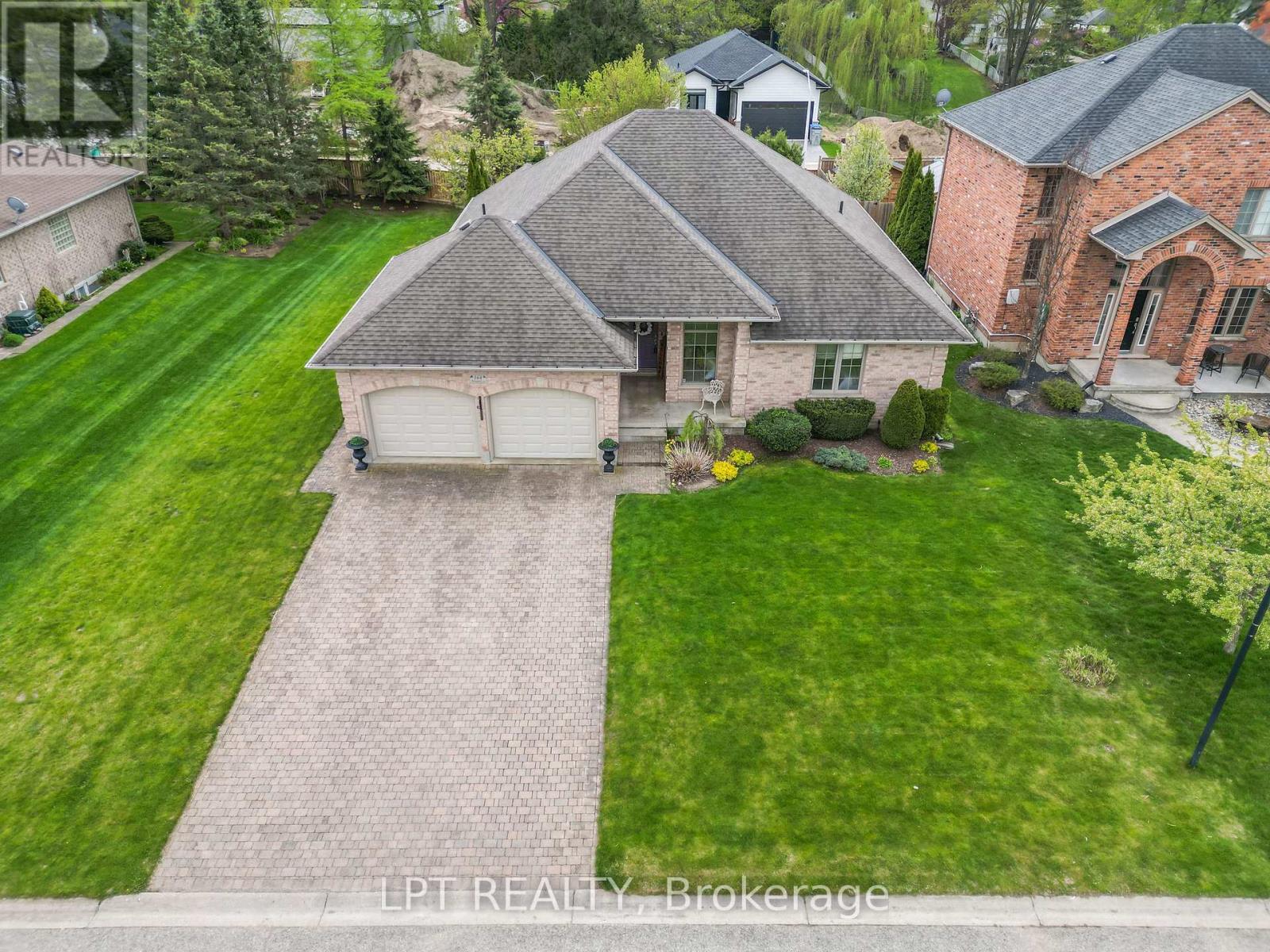 164 Abagail Street, Strathroy-Caradoc, Ontario  N7G 4H4 - Photo 3 - X13114776