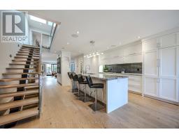 91 OLD MILL ROAD, Toronto, Ontario